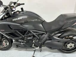 DUCATI DIAVEL CARBON