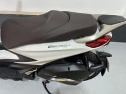 PIAGGIO BEVERLY 300 HPE