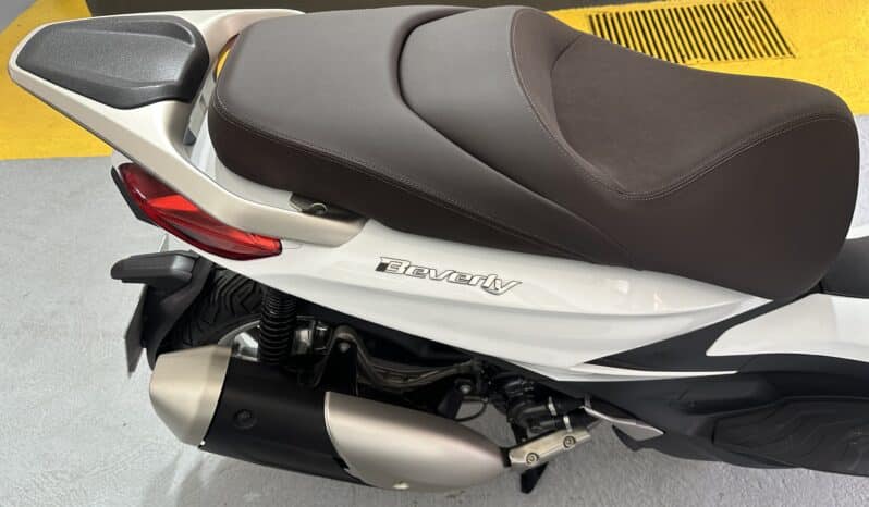 PIAGGIO BEVERLY 300 HPE