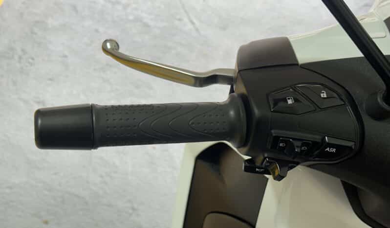 PIAGGIO BEVERLY 300 HPE