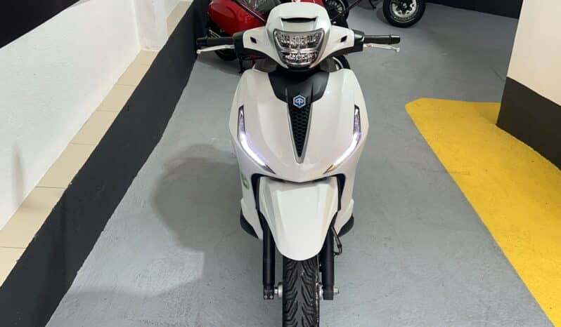 PIAGGIO BEVERLY 300 HPE