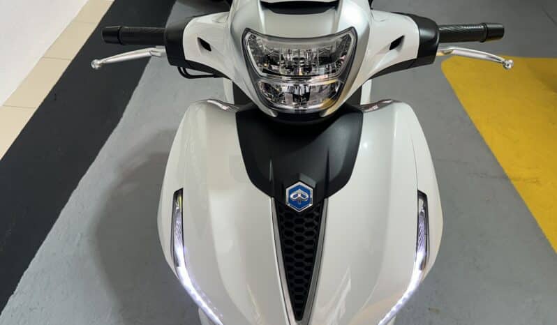 PIAGGIO BEVERLY 300 HPE