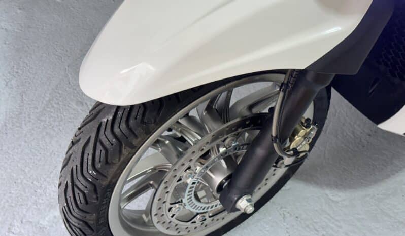 PIAGGIO BEVERLY 300 HPE