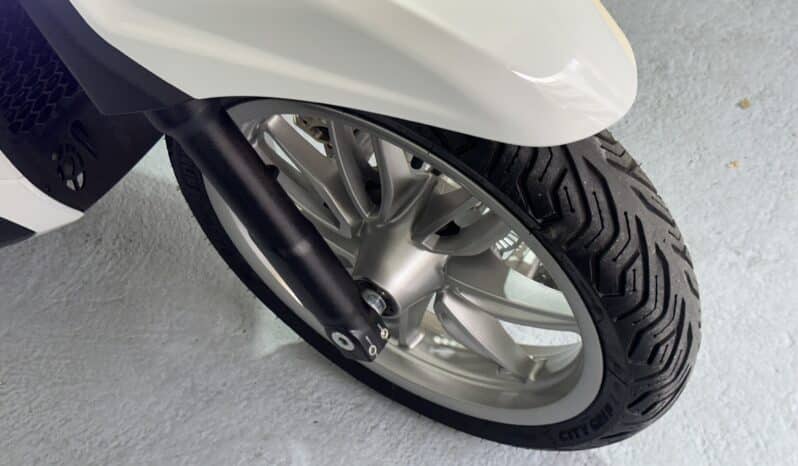 PIAGGIO BEVERLY 300 HPE