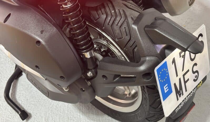 PIAGGIO BEVERLY 300 HPE