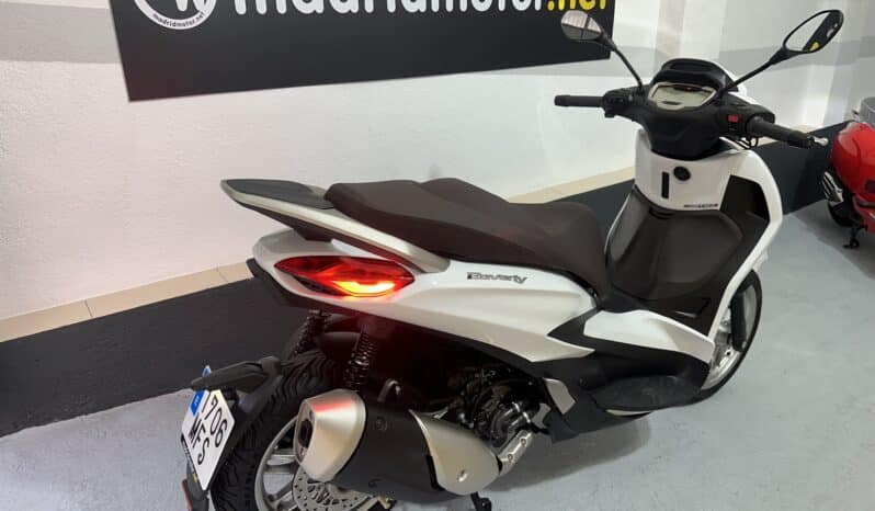 PIAGGIO BEVERLY 300 HPE