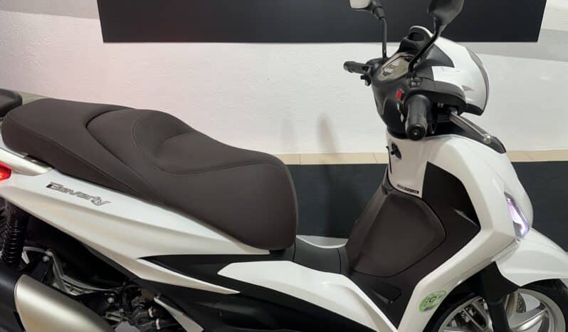 PIAGGIO BEVERLY 300 HPE