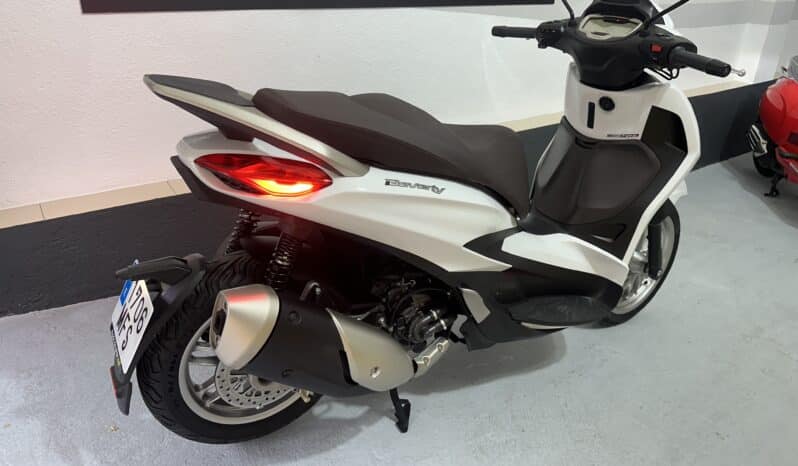 PIAGGIO BEVERLY 300 HPE