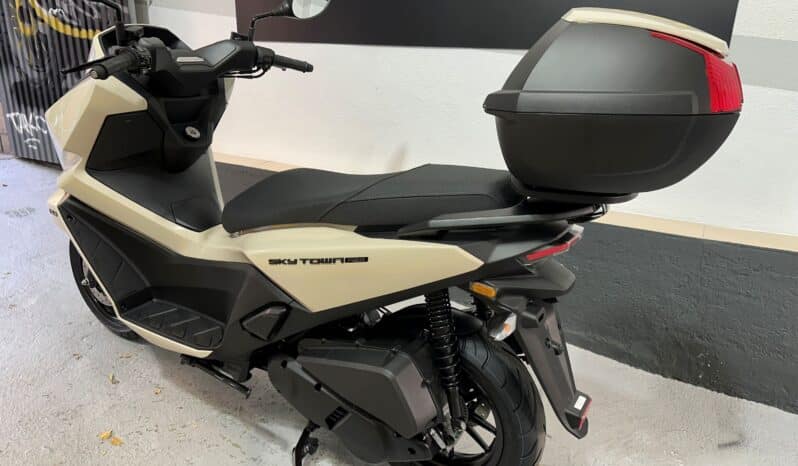 KYMCO SKY TOWN 125