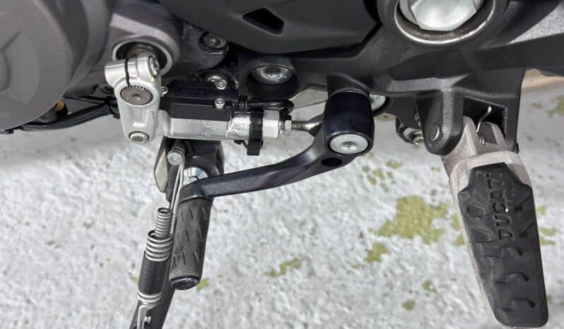 DUCATI MONSTER 937+