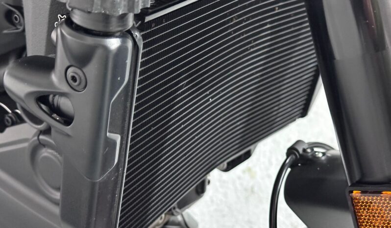DUCATI MONSTER 937+