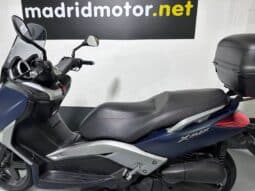 YAMAHA X-MAX 125