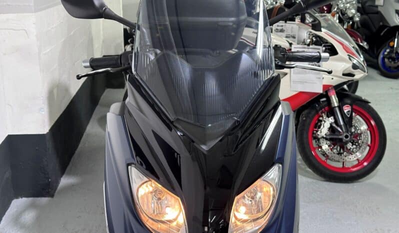 YAMAHA X-MAX 125