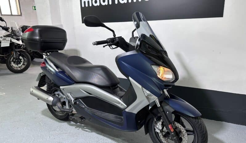 YAMAHA X-MAX 125