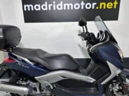 YAMAHA X-MAX 125
