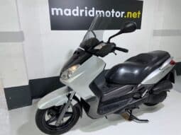YAMAHA X-MAX 125