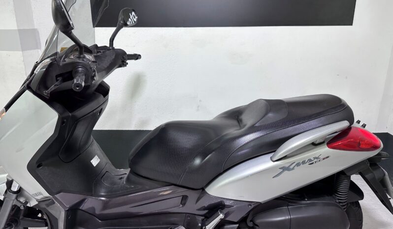 YAMAHA X-MAX 125