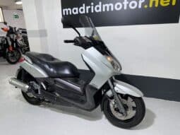 YAMAHA X-MAX 125
