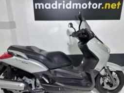 YAMAHA X-MAX 125