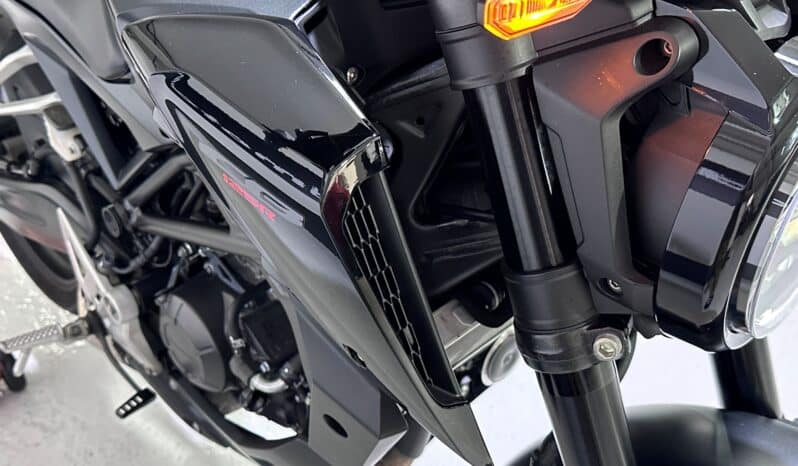 HONDA CB 125R